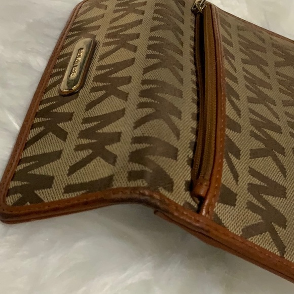 👜Vintage MICHAEL KORS monogram canvas wallet👛 - Picture 11 of 16